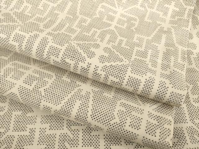 平和屋着物●本場大島紬　白大島　一元7マルキ　幾何学文様　三越扱い　正絹　逸品　AABC8669ck