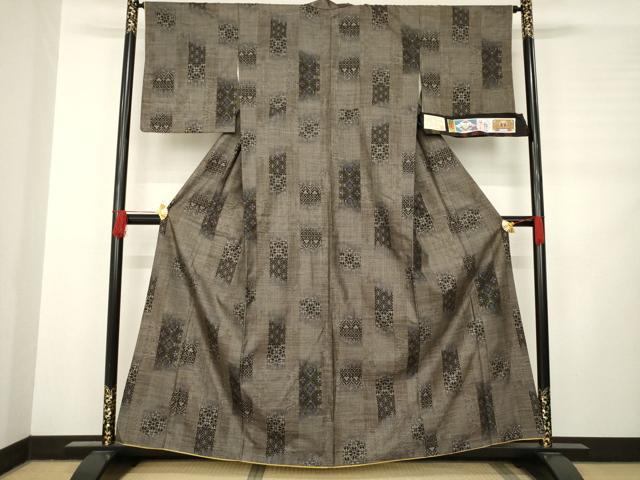 平和屋着物●本場大島紬　純泥染　手織り　カタス7マルキ　短冊花文　大瀬紬工場　証紙付き　正絹　逸品　AABC9255ck