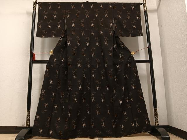 平和屋着物○国指定重要無形文化財 本場久米島紬 手織 琉球