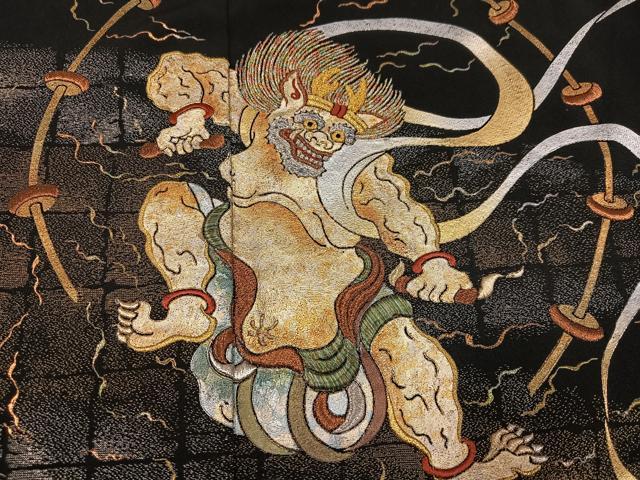 平和屋着物●玉虫金彩　加藤信和　黒留袖　刺繍　風神雷神　金銀彩　ロング丈　正絹　逸品　AABC9689ph 平和屋着物○玉虫金彩 加藤信和 黒留袖 刺繍 風神雷神 金銀彩 ロング