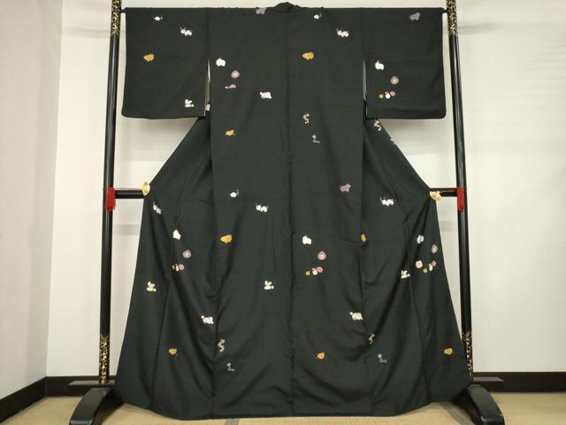 平和屋着物●十日町　名門青柳謹製　赤城紬　草木染　奇翠工房　絞り　十二支　黒地　正絹　逸品　AABD0918ck 平和屋着物○十日町 名門青柳謹製 赤城紬 草木染 奇翠工房 絞り 十二支