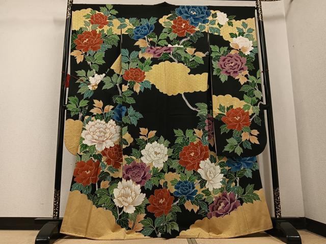 平和屋着物●豪華振袖　駒刺繍　牡丹　黒地　金彩　正絹　逸品　AABD6019ph
