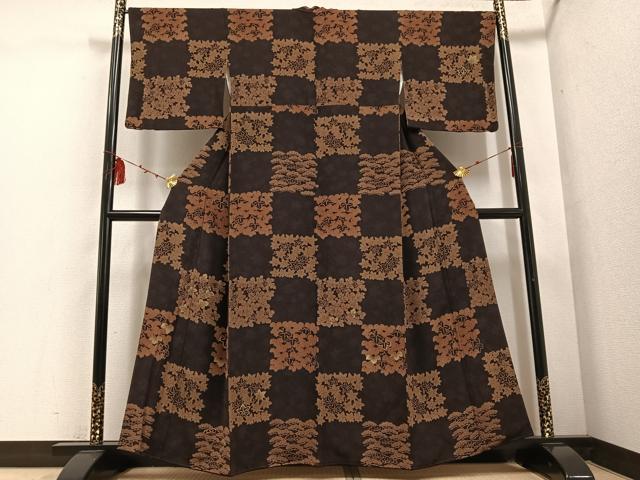 平和屋着物●訪問着　刺繍　市松草花文　鬼しぼ縮緬　正絹　逸品　AABD7571ph