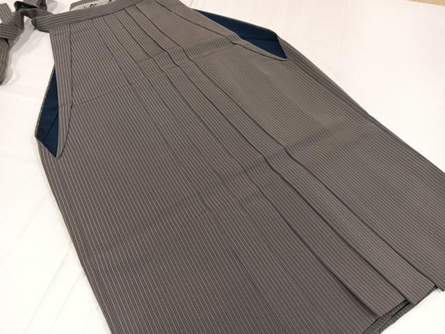 平和屋着物●男性　行灯袴　十五代目　馬下助左衛門　縞　正絹　逸品　AABE0784ph