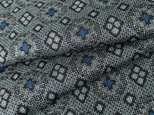 平和屋着物●本場大島紬　割り込み絣　花菱文　正絹　逸品　未使用　AABE2856cs