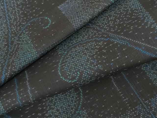 平和屋着物●本場大島紬　カタス9マルキ　唐草文　黒地　さが美扱い　ロング丈　正絹　逸品　AABE2874cs