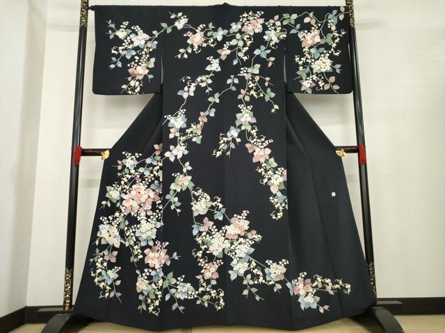 平和屋着物●訪問着　友禅　草花文　黒地　金彩　正絹　逸品　AABE4407ck