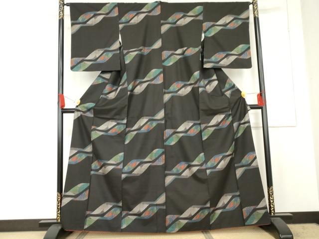 平和屋着物●本場大島紬　カタス9マルキ　舞蝶文　黒地　正絹　逸品　AABE5322cs