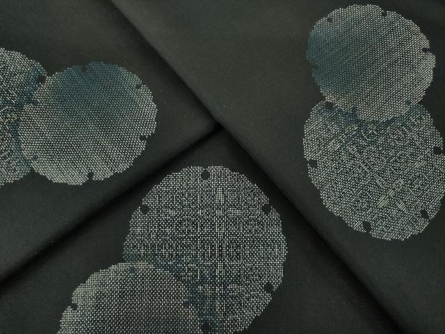 平和屋着物●本場大島紬　カタス9マルキ　地空き　雪輪重ね文　正絹　逸品　AABE6799ck