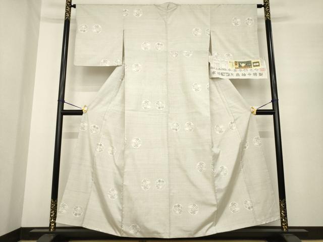 平和屋着物●本場大島紬　白大島紬　桑原織物 二代目　桑原啓之介　カタス7マルキ　花丸文　証紙付き　正絹　逸品　AABE9262ck_1