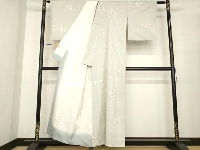 平和屋着物●本場大島紬　白大島紬　桑原織物 二代目　桑原啓之介　カタス7マルキ　花丸文　証紙付き　正絹　逸品　AABE9262ck_2