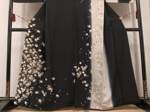 平和屋着物●訪問着　舞花文　暈し染め　黒地　金銀彩　正絹　逸品　AABF0002ph_2