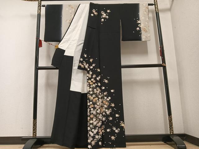 平和屋着物●訪問着　舞花文　暈し染め　黒地　金銀彩　正絹　逸品　AABF0002ph_1