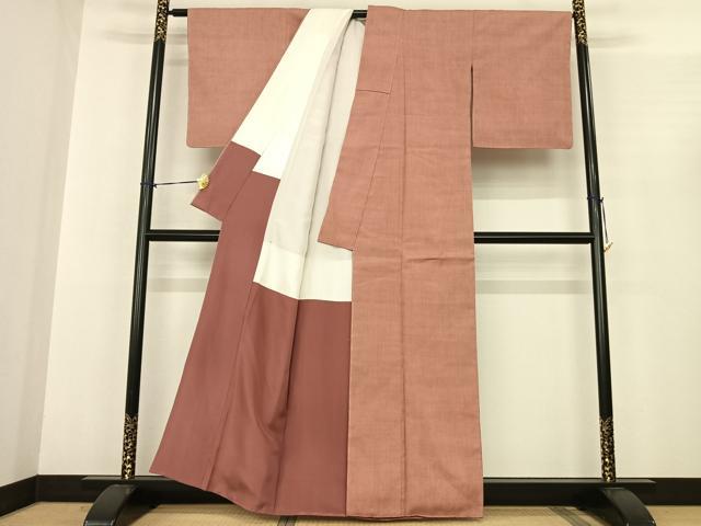 平和屋着物●本場結城紬　重要無形文化財　色無地　蕎麦切色　正絹　逸品　AABH2037ph 平和屋本店□極上 男性 本場結城紬 重要無形文化財 長羽織・長襦袢