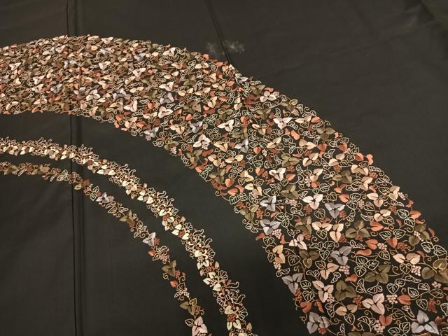 平和屋着物○訪問着 本場大島紬 総刺繍 葡萄蔦の葉文 黒地 金糸 正絹