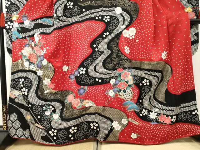 平和屋着物●豪華振袖　駒刺繍　絞り　花車文　金銀彩　正絹　逸品　AABF4317cs 平和屋着物○豪華振袖 総絞り 駒刺繍 草花丸文 黒地 金彩 正絹 逸品