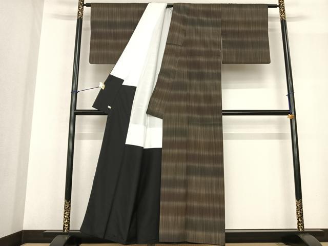 平和屋着物●本塩沢　やまだ織　雪の中のきれ　縞　暈し染め　さが美扱い　証紙付き　正絹　逸品　AABF5560fy_1
