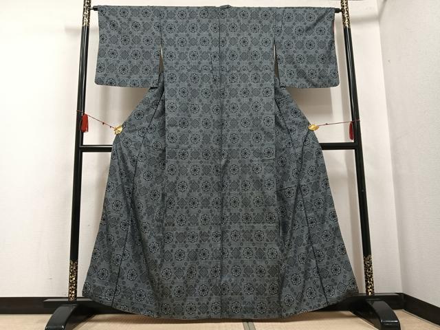 平和屋着物●本場大島紬　割込み絣　舞花文　正絹　逸品　AABF6103ph_1