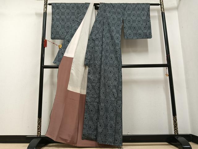 平和屋着物●本場大島紬　割込み絣　舞花文　正絹　逸品　AABF6103ph_2