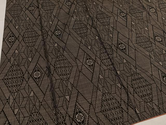 平和屋着物●本場大島紬　一元7マルキ　幾何学花文　正絹　逸品　AABF6981ph 平和屋着物○本場大島紬 一元7マルキ 幾何学花文 正絹 逸品 AABF6981ph