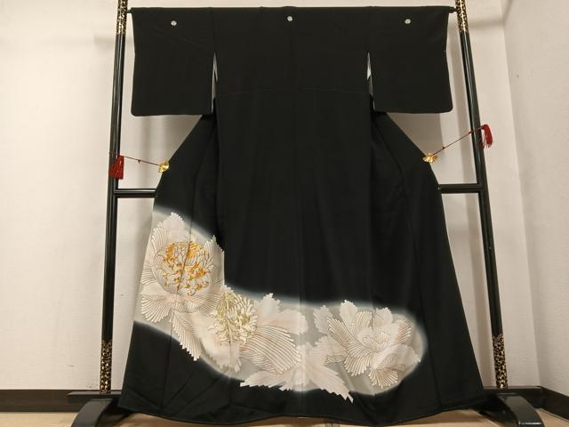 平和屋着物●豪華黒留袖　駒刺繍　舞花文　暈し染め　金彩　正絹　逸品　AABF8118ph