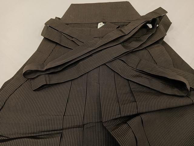 平和屋着物●男性　馬乗り袴　縞　正絹　逸品　AABF9529ph_2