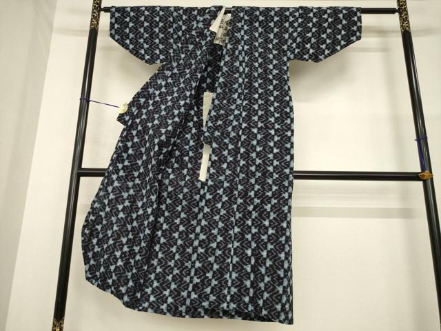 平和屋着物●男性　久留米絣　単衣　幾何学文様　巻袖　綿　逸品　AABG4049ck_1