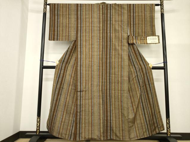平和屋着物●国指定重要無形文化財　本場久米島紬　手織　縞　廣田紬　安田栄子作　反端付き　正絹　逸品　AABG5270ck_1