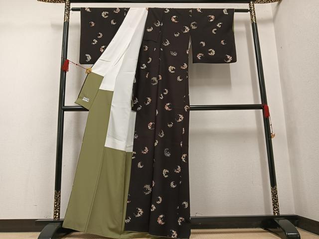 平和屋着物●洗える最高級着物　＜英＞はなぶさ謹製　小紋　草花文　黒地　AABG6507ph_2