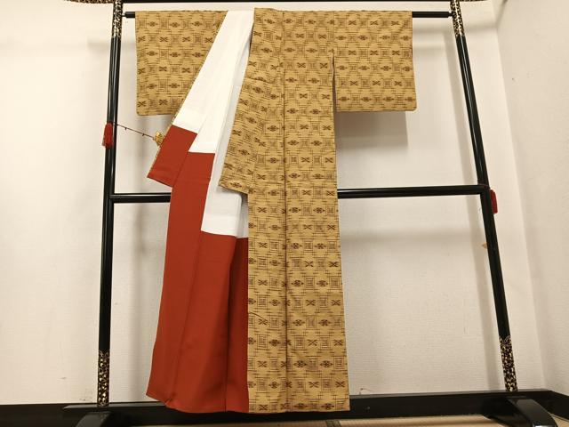 平和屋着物●国指定重要無形文化財　本場久米島紬　手織　琉球絣文様　正絹　逸品　AABG7356ph 平和屋着物▽重要無形文化財 本場久米島紬 ゆうな染 手織 紬 単衣 琉球