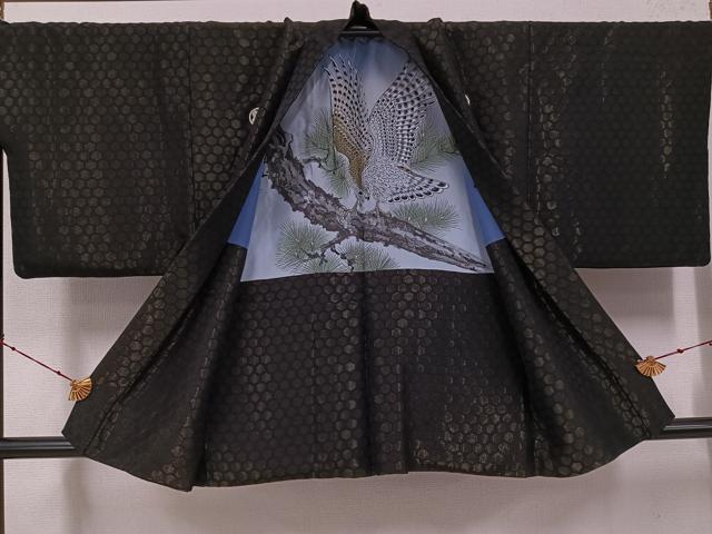 平和屋着物●男性　黒紋付・羽織セット　亀甲文　金通し地　正絹　逸品　AABH2070ph_8