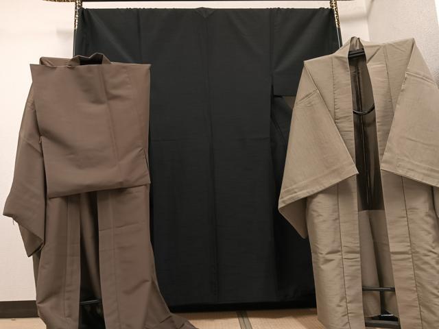 平和屋着物●男性　色無地　アンサンブル　長襦袢(無双仕立て)セット　蝋色×空五倍子色　洗える着物　AABH3819ph
