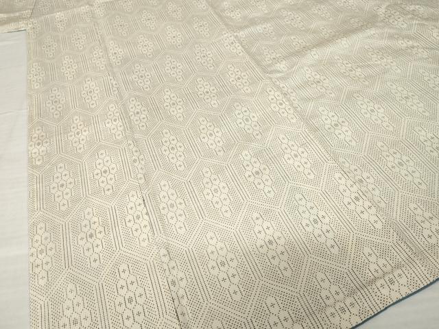 平和屋着物●本場大島紬　白大島　一元絣　亀甲文　正絹　逸品　AABH4270ck_3