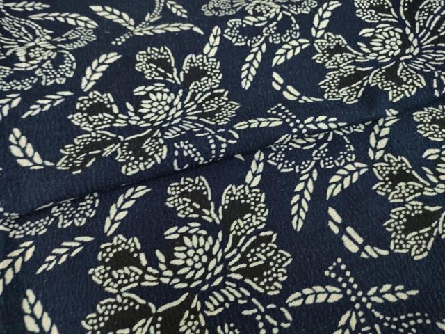 平和屋着物●浦野理一　型染め　小紋　花唐草文　鬼しぼ縮緬　正絹　逸品　AABH4611ck_4