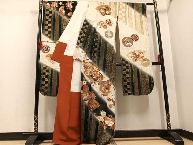 平和屋着物●英王室献上友禅作家　木下勝功　振袖　駒刺繍　地紙花蝶群れ鶴吉祥文　暈し染め　金彩　正絹　逸品　AABH5242ph_1