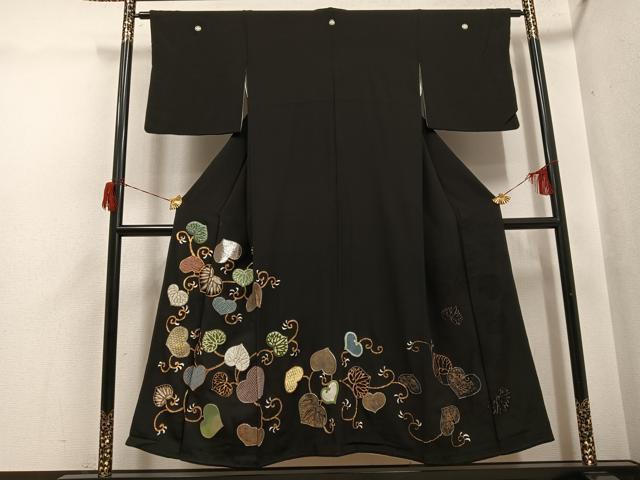 平和屋着物●豪華黒留袖　駒刺繍　葵　金彩　正絹　逸品　AABH6902ph
