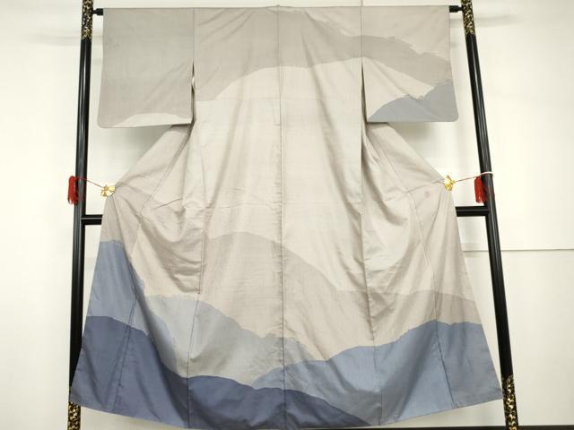 平和屋着物●日本工芸会正会員　型絵染作家　伊砂久二雄　本場大島紬　染大島　訪問着　重ね山樹林風景シルエット　正絹　逸品　AABH8842cs