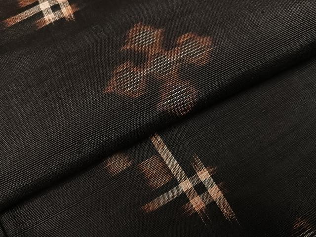 平和屋着物●国指定重要無形文化財　本場久米島紬　手織　正絹　逸品　AABI0479ph_4
