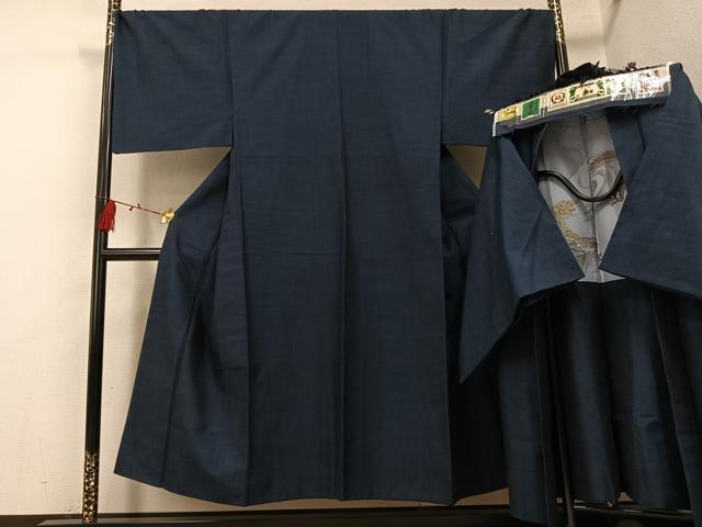 平和屋着物●男性　結城紬　アンサンブル　色無地　鉄御納戸色　井上商事　やまと誂製　証紙付き　正絹　逸品　AABI0544ph 平和屋着物○男性 結城紬 アンサンブル 色無地 鉄御納戸色 井上商事