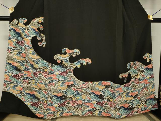 平和屋着物●豪華黒留袖　紅型　刺繍　立波文　金糸　正絹　逸品　AABI0776ck_2