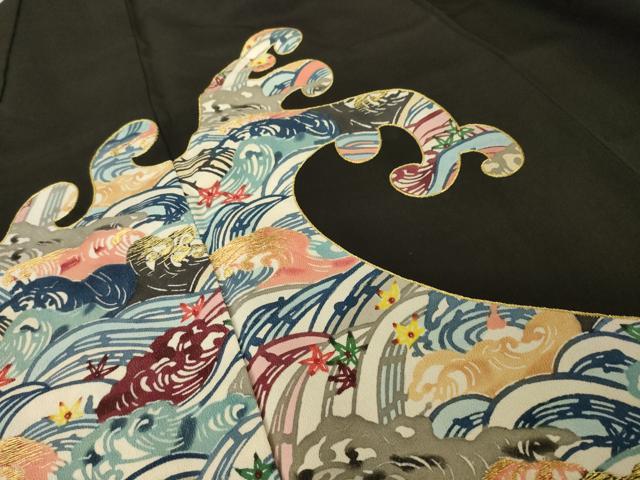 平和屋着物●豪華黒留袖　紅型　刺繍　立波文　金糸　正絹　逸品　AABI0776ck_3