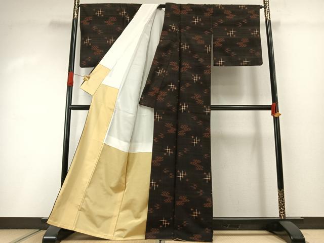 平和屋着物●国指定重要無形文化財　本場久米島紬　手織　琉球絣　正絹　逸品　AABI1490fy_2