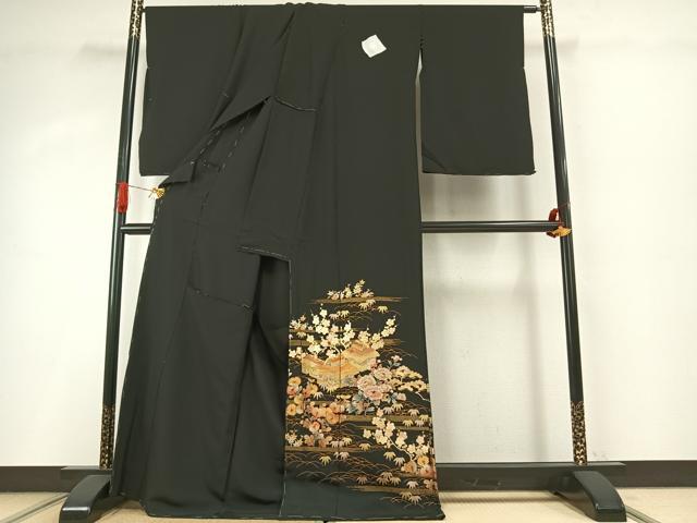 平和屋着物●金彩友禅　卓越技能者・名工・和田光正　黒留袖　松竹梅　風景花文　金銀彩　仮絵羽　正絹　逸品　未使用　AABI1711fy_1