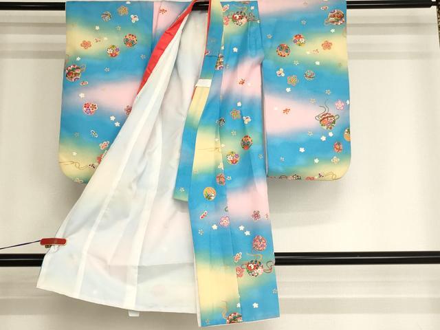 平和屋着物[]七五三　女の子　３歳　祝着　三つ身　被布セット　花手毬文　金彩　AABI2703ja_1