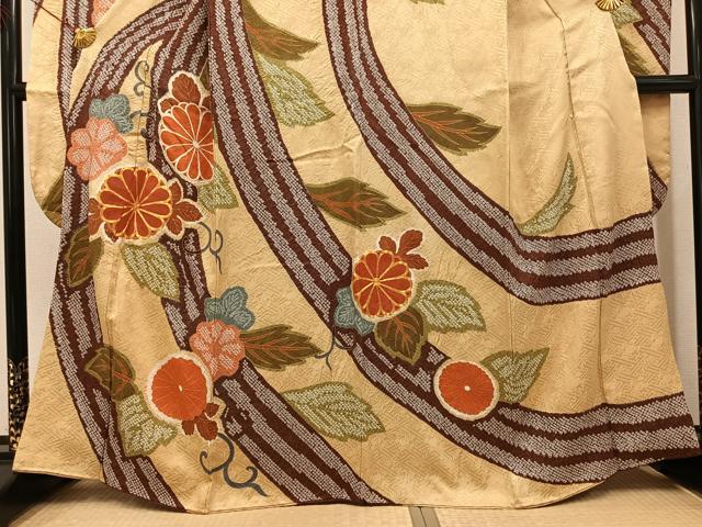 平和屋着物●豪華振袖　駒刺繍　絞り　草花文　金彩　正絹　逸品　AABI6290ph_2