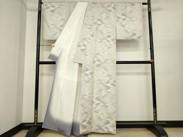 平和屋着物●本場大島紬　白大島紬　桑原織物 二代目　桑原啓之介　白大島　松皮菱文　証紙付き　正絹　逸品　AABI8869ck_2