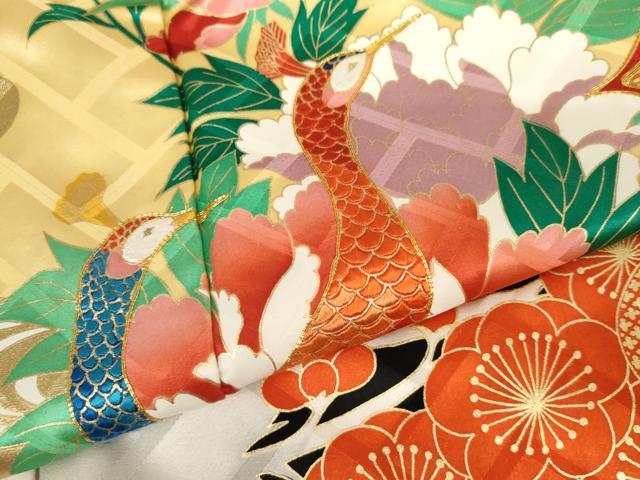 平和屋着物●豪華振袖　駒刺繍　孔雀梅松文　黒地　金糸　金彩　正絹　逸品　AABJ3718cs