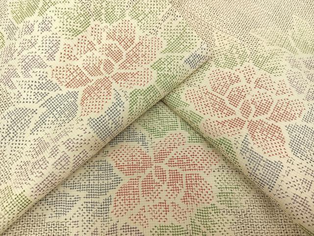 平和屋着物●本場大島紬　白大島　120亀甲　草花文　正絹　逸品　未使用　BAAN1911ph