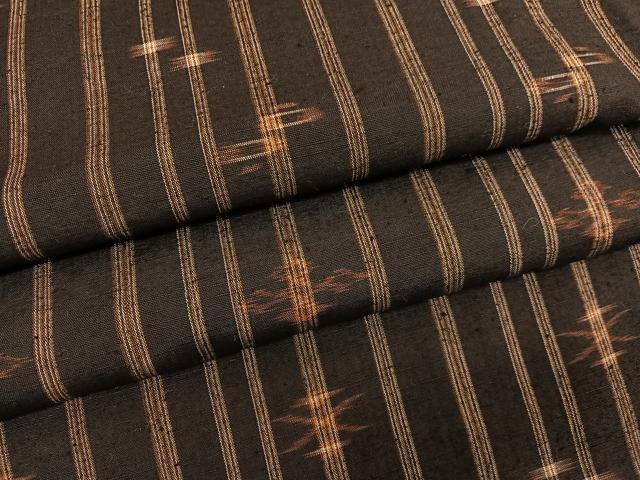 平和屋着物●国指定重要無形文化財　本場久米島紬　手織　間道　正絹　逸品　BAAT3196hv