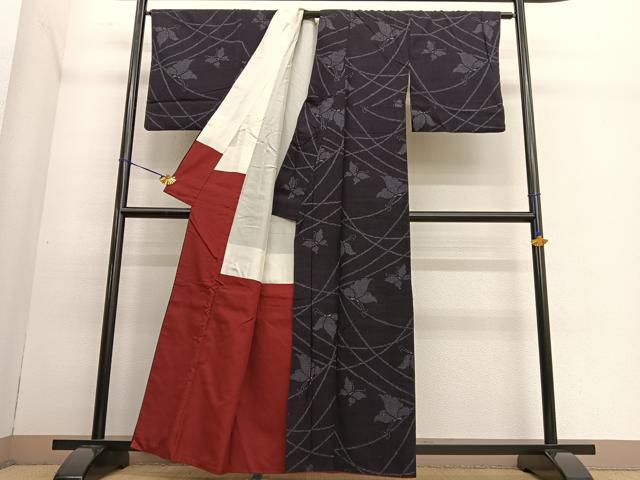 重要無形文化財指定 本場結城紬 100亀甲 正絹 躾糸付き X534 重要無形文化財指定 本場結城紬 100亀甲 井上商事 正絹 躾糸付き